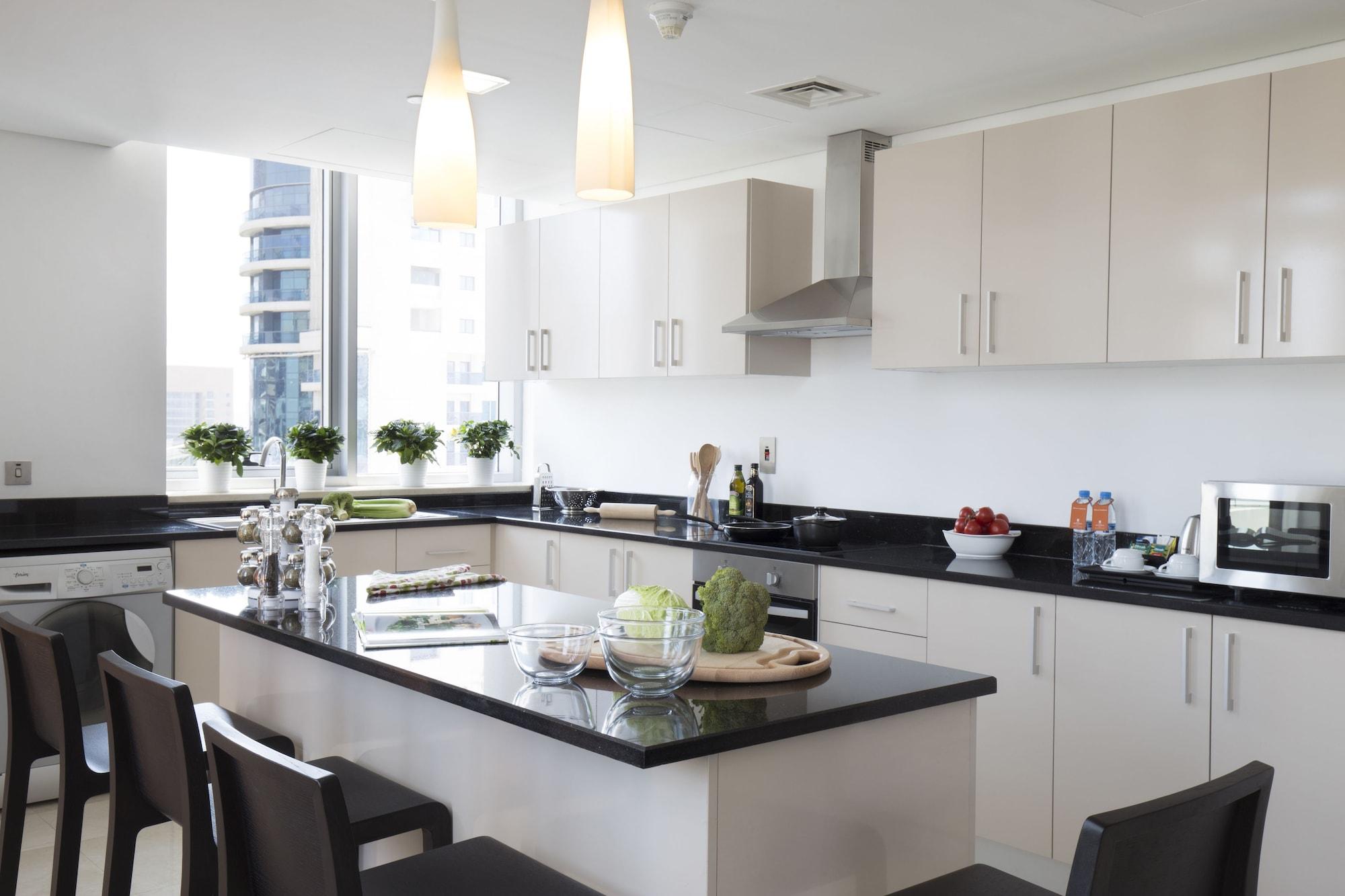 La Verda Suites And Villas Dubai Marina ภายนอก รูปภาพ A modern kitchen