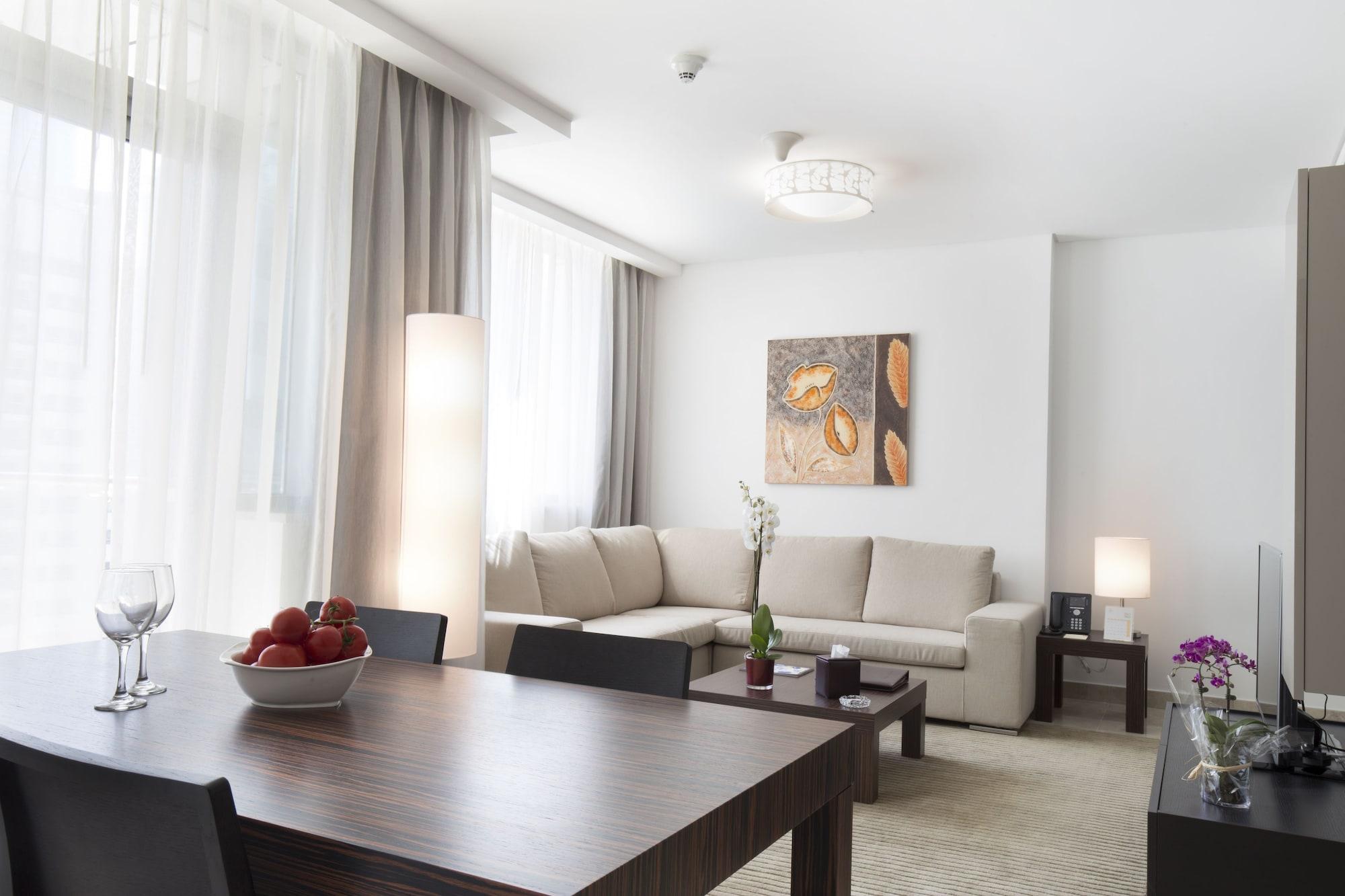 La Verda Suites And Villas Dubai Marina ภายนอก รูปภาพ A living room