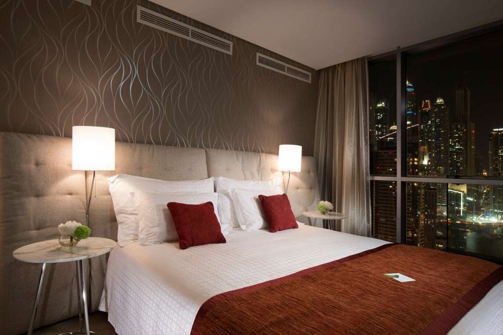La Verda Suites And Villas Dubai Marina ห้อง รูปภาพ A bedroom at the hotel