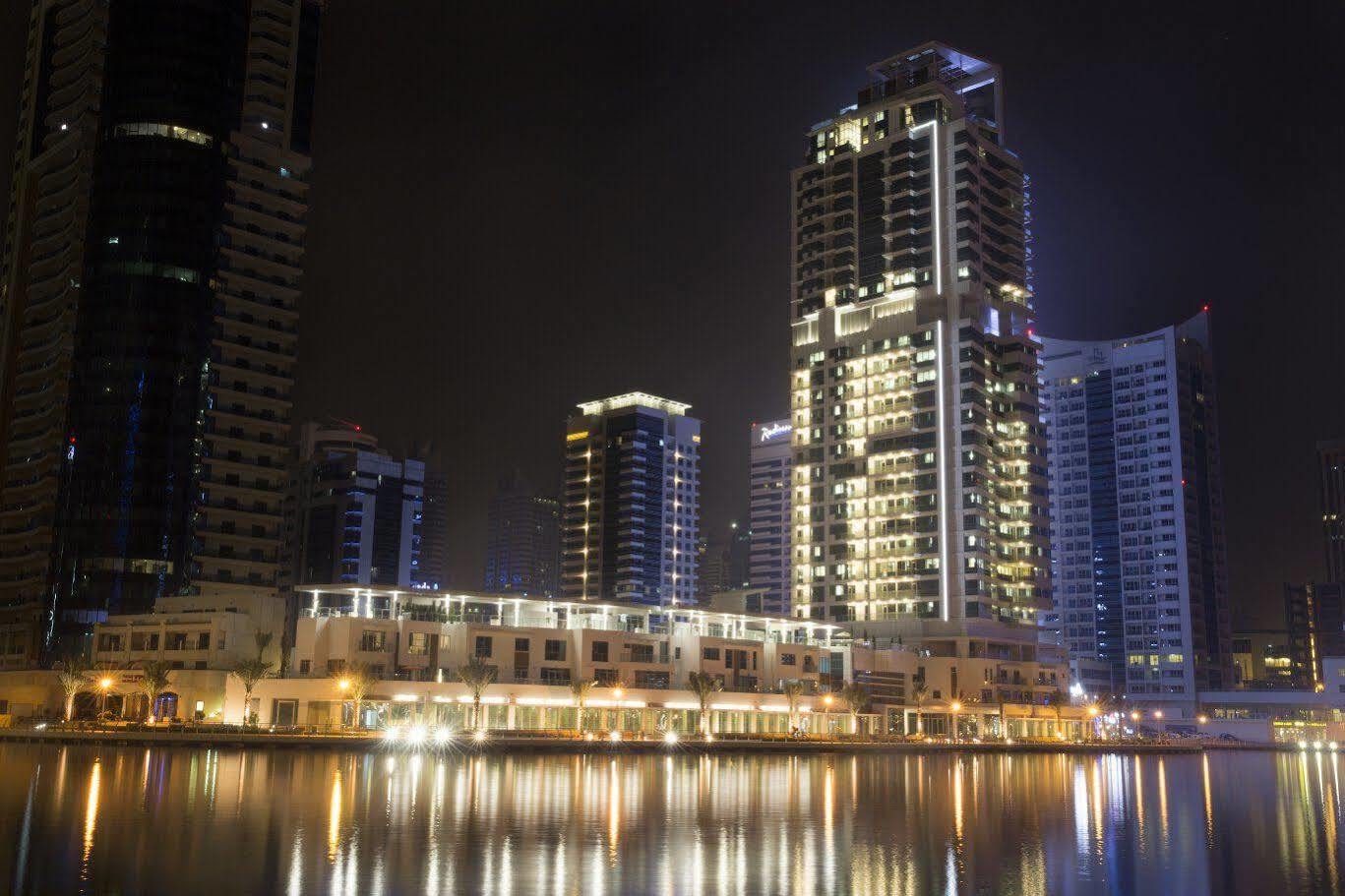 La Verda Suites And Villas Dubai Marina ภายนอก รูปภาพ Residential buildings in Al Qusais