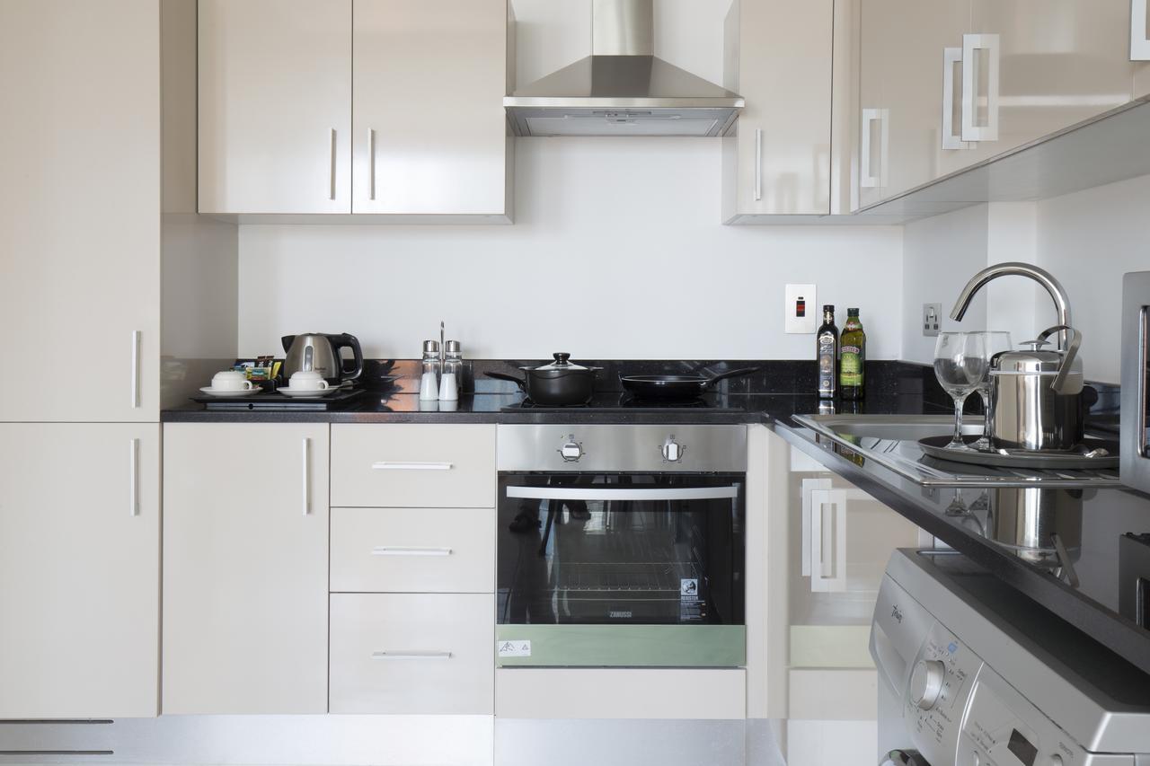 La Verda Suites And Villas Dubai Marina ภายนอก รูปภาพ A modern kitchen
